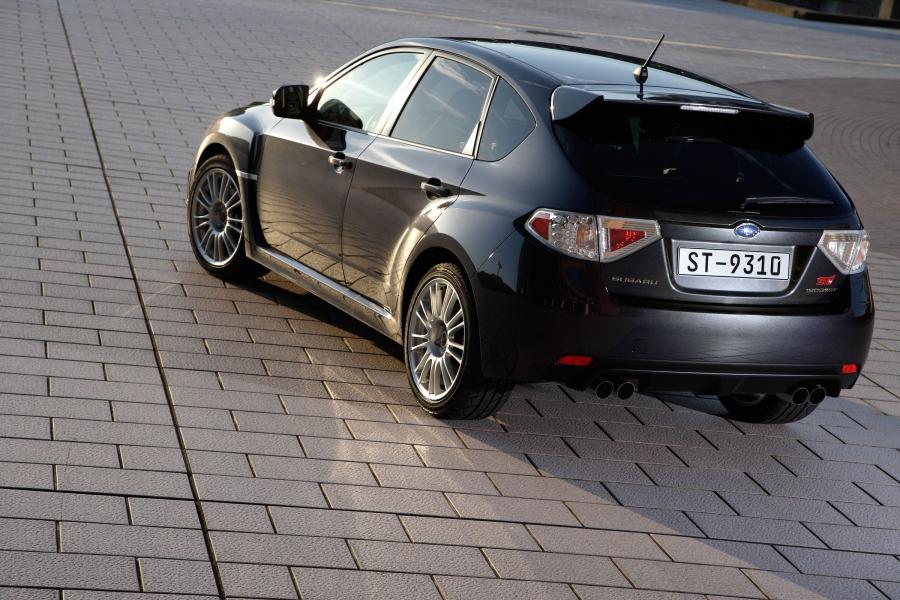  Subaru Impreza STI 2008 года  (фото 13 из 25)
